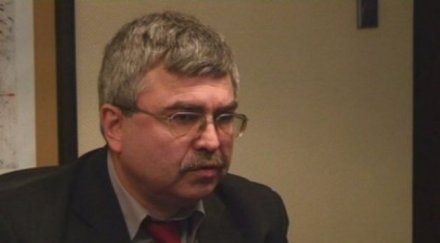 финансистът хърсев слушаме олигофрените