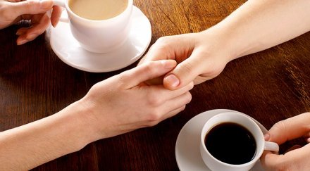 висящото кафе света вече нас