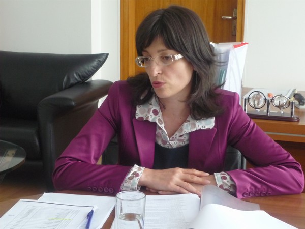 Екатерина Захариева: Строителството на автомагистрала Тракия се бави