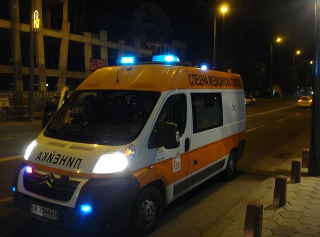 36-годишен се заби в дърво