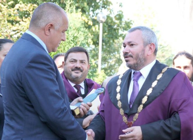 Ректорът на ВТУ счита Борисов за вечния премиер