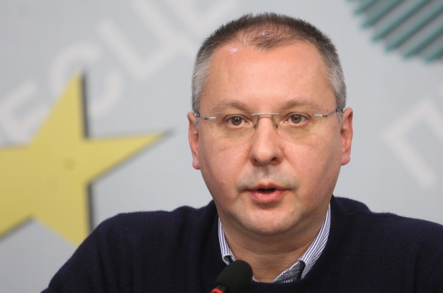 Станишев: Няма юнак, който да реши проблемите веднага