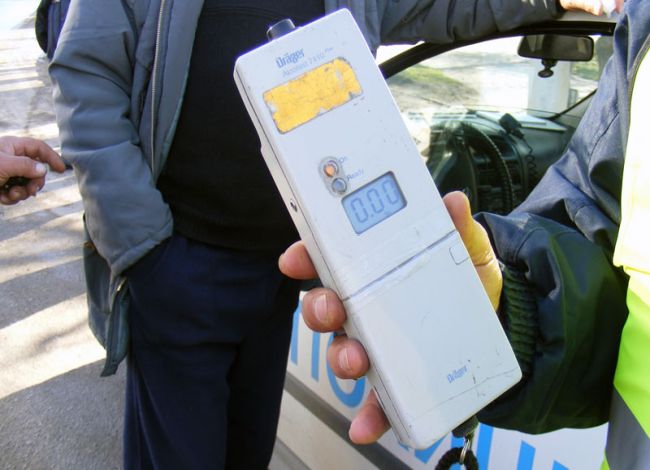 Нервен пияница удря глава на ченге