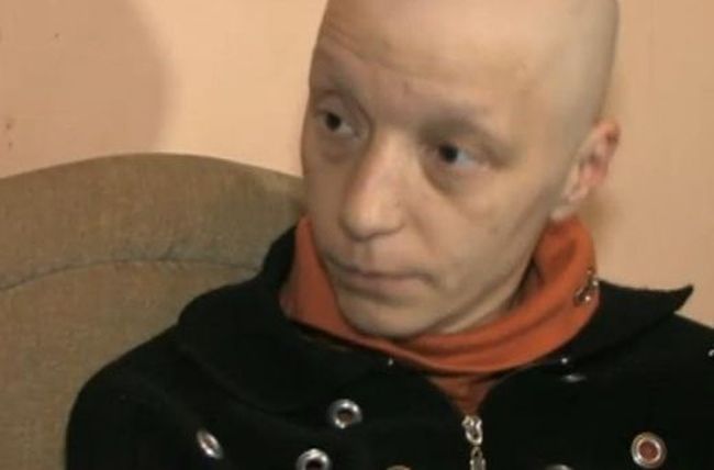 Оставиха на улицата болна от рак с две деца и безработен мъж