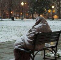 Трагедия! Бездомник паднал в тоалетна край Пловдив (СНИМКИ)