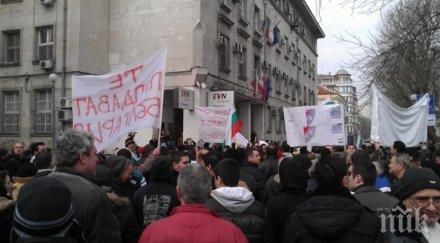 жега заражда нова вълна протести бунтът високите сметки ток тръгва пловдив