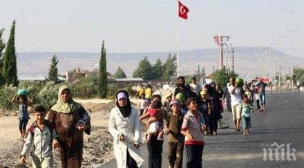 турски семейства минаха незаконно гръцката граница отчаян опит търсят убежище