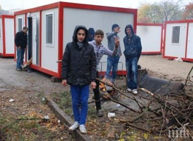 ЕКШЪН! Полицаи закопчаха 17-годишен иракчанин, избягал от център за бежанци в Момчилград 