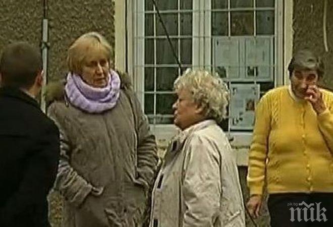 ГНЯВ ВЪВ ВАРНА! Токови удари унищожиха техниката на цял квартал, крушките гърмят като бомбички   