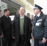 ИЗНЕНАДА! Герджиков стресна граничарите на Кулата със спешна заръка! Ето какво каза премиерът при инспекцията на пункта (СНИМКИ)