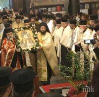 Стотици миряни се помолиха за изцеление пред мощите на Свети Лука в Пловдив