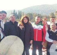 Вицепрезидентът Йотова зарязва лозята в Сухидол