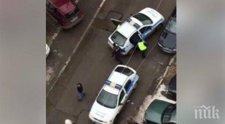 брутални кадри клип разкрива столични ченгета удрят блъскат болно момче видео