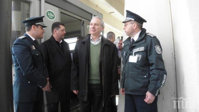 ИЗНЕНАДА! Герджиков стресна граничарите на Кулата със спешна заръка! Ето какво каза премиерът при инспекцията на пункта (СНИМКИ)