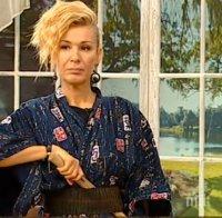 СУЕТА! Гала подмладява 50-годишното си дупе със силиконов лифтинг за 5 бона!
