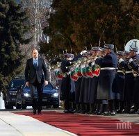 Радев с коментар за националната сигурност след посещението си в МО (СНИМКИ)