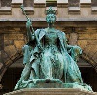 Откриха статуя на кралица, изчезнала преди век от британския парламент (СНИМКА)