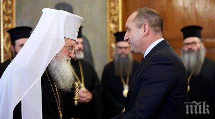 първо пик румен радев крака патриарха говориха снимки