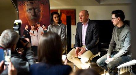 млада красива актриса облича лекарската престилка третия сезон откраднат живот снимки