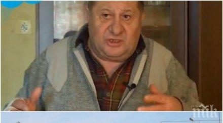 абсурд пътя грешна табела праща колите насрещното снимка