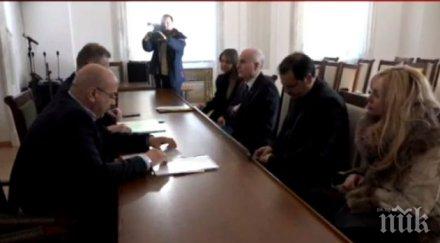 извънредно пик обединените патриоти разшириха коалицията една партия обновена