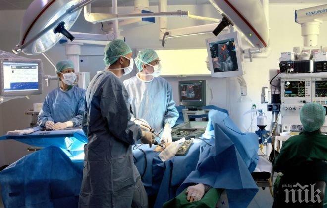 Най-пълната жена в света се подготвя за операция (СНИМКА)