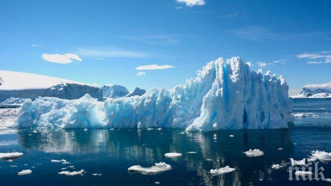 Ледът около Антарктида се сви до рекорден минимум