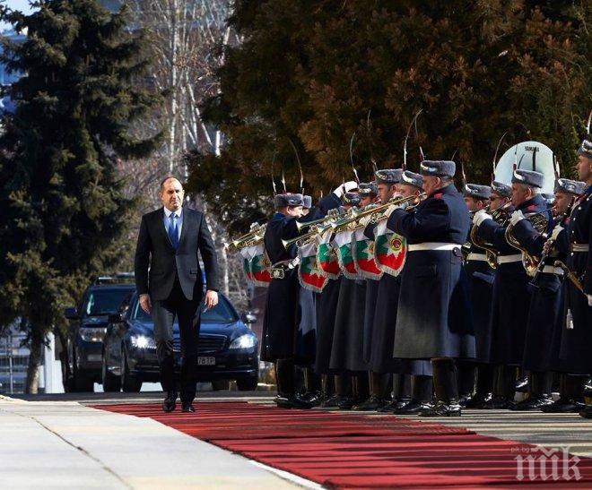 Радев с коментар за националната сигурност след посещението си в МО (СНИМКИ)