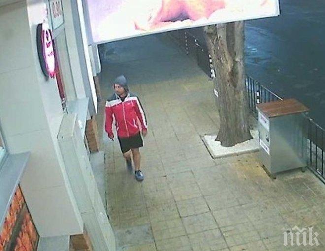 ВНИМАНИЕ! Този мъж е опасен, обира жени в Пловдив! Полицията търси информация