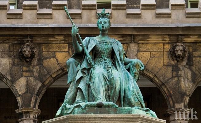 Откриха статуя на кралица, изчезнала преди век от британския парламент (СНИМКА)