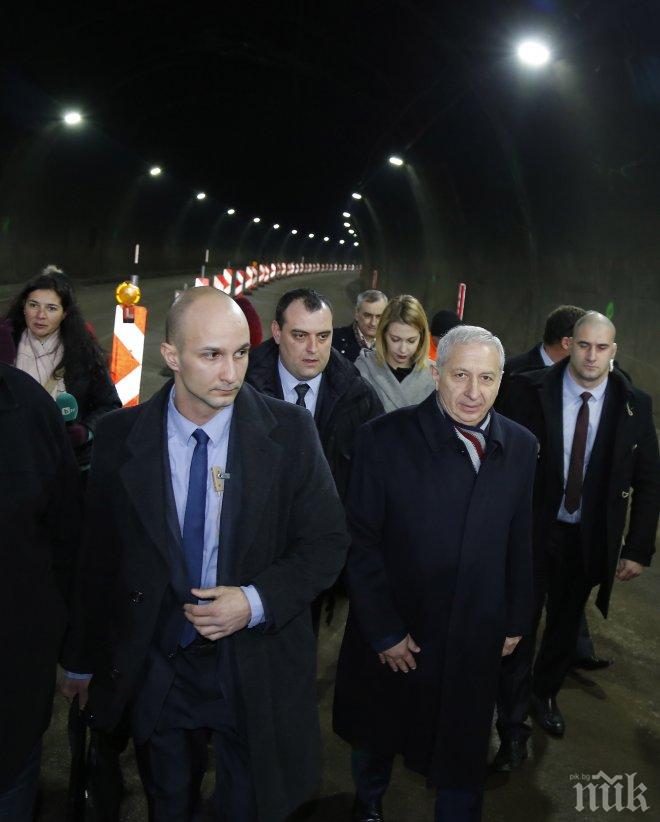 ИЗВЪНРЕДНО! Премиерът Герджиков лично откри ремонтирания тунел Ечемишка, спира ли ЕС парите за образование - вижте в новините на ПИК TV