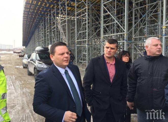 Транспортният министър провери на място строежа и даде зор пряката връзка между бул. „Брюксел” и Терминал 2 да е готова до ноември