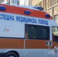 ИЗВЪНРЕДНО! Автобус се обърна край Драгичево, има пострадали!
