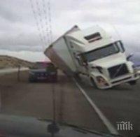 ТИР помете автомобил край Русе, двама пенсионери се борят за живота си