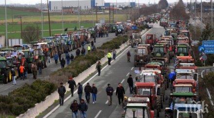затишие гръцките фермери спряха протестите готови завърнат