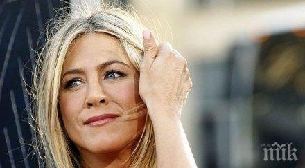 пореден път дженифър анистън бременна