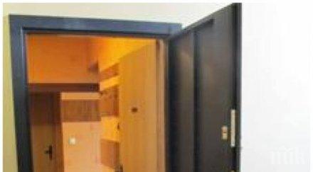 вместо плати наемател обра хазяина изнесе мебелите