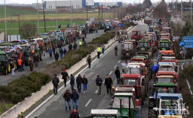 ЗАТИШИЕ! Гръцките фермери спряха протестите, но са готови да се завърнат