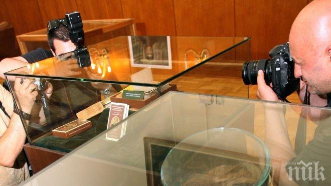 Националният военноисторически музей показва косите и личните вещи на Васил Левски, входът за експозицията е на половин цена