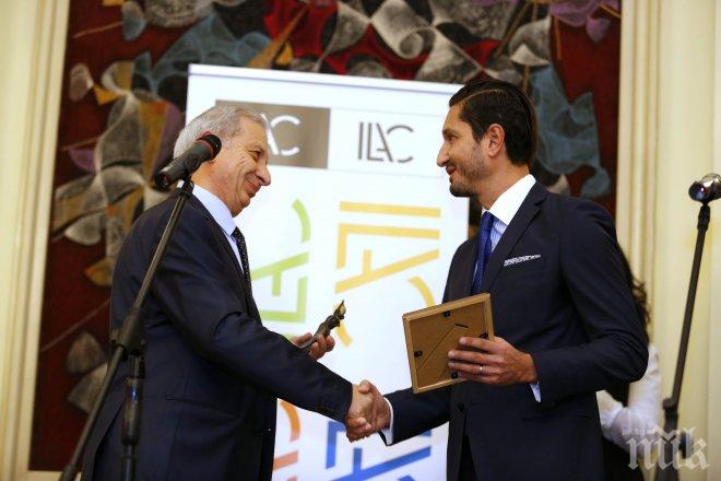 Герджиков връчи голямата награда Юрист на годината на доц. д-р Александър Корнезов (СНИМКИ)