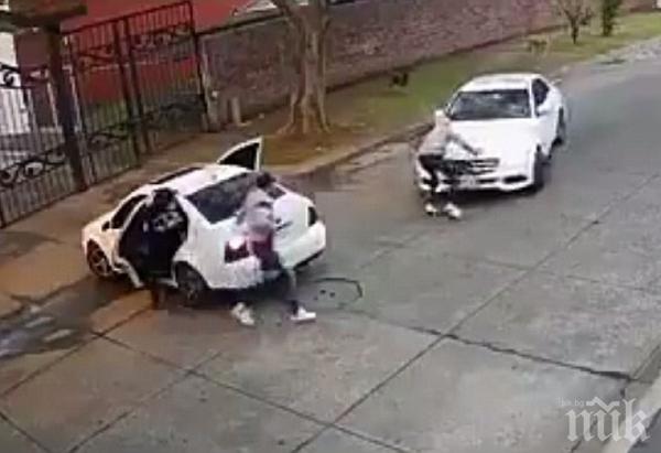 ШОКИРАЩО ВИДЕО! Вижте как отвличат жена за 40 секунди