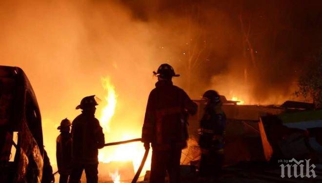 ДРАМА КРАЙ ПЛОВДИВ!Подпали се дърводелски цех, две пожарни гасят стихията 