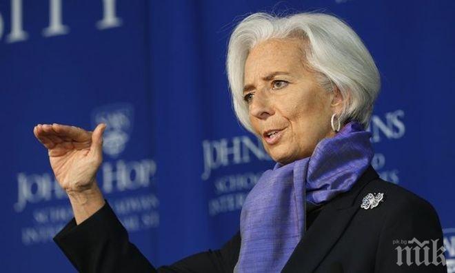МВФ: Гърция в момента няма нужда от намаляване на дълга