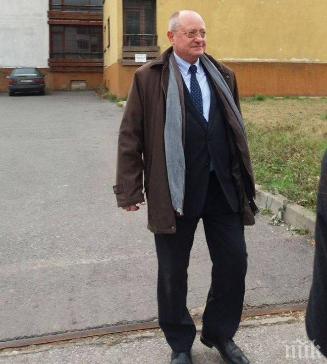 Проф. Тодор Танев пак напира за МОН