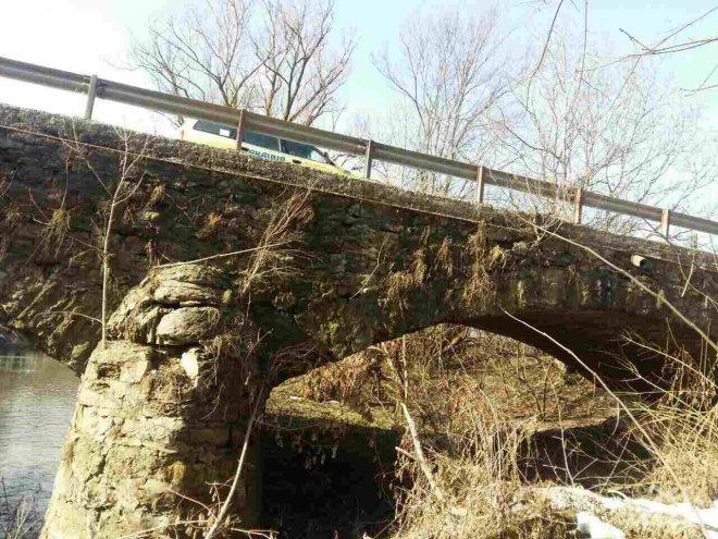 Рухнал мост прекъсна пътя от Шемшево до Велико Търново