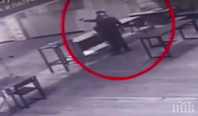 ШОК! Първи кадри от убийството на инструктора по стрелба в Москва (ВИДЕО)