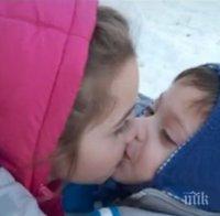 ИМАЛО И ДОБРИ ХОРА: Болно дете получи инвалидна количка