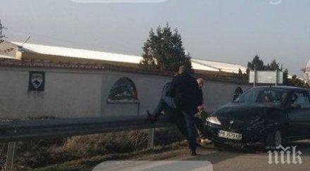 ланчия заби стълб 100 отнесе мерцедес снимки