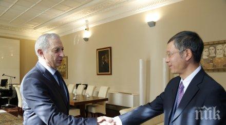 първо пик министър председателят огнян герджиков прие китайски инвеститори снимки