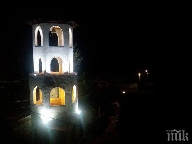 ДОБРО ДЕЛО! Младоженци дариха пари от сватба за осветление на селски храм